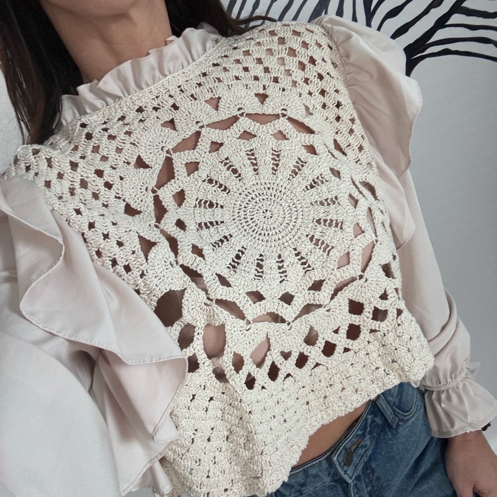Cream Crochet Top with Ruffle Sleeves - Picture 2 of 3